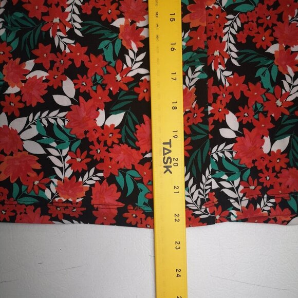 NWT Calvin Klein Ladies Size Medium Red Green Black & White Pattern Tank Top - Picture 12 of 12